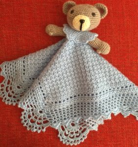 Manta de apego Osito Jaime ©KikuNeko